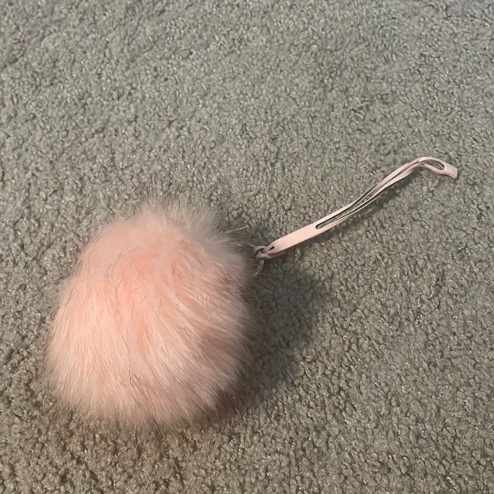 O-Bag Pink Pom keychain